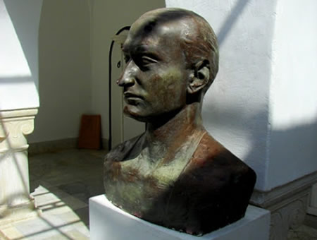 Foto nr. 9 Bustul lui George Sebastian. La Dar Sebastian. Sculptor D. Radu